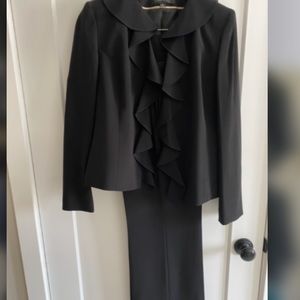 <3 Anne Klein Women’s Suit w ruffles